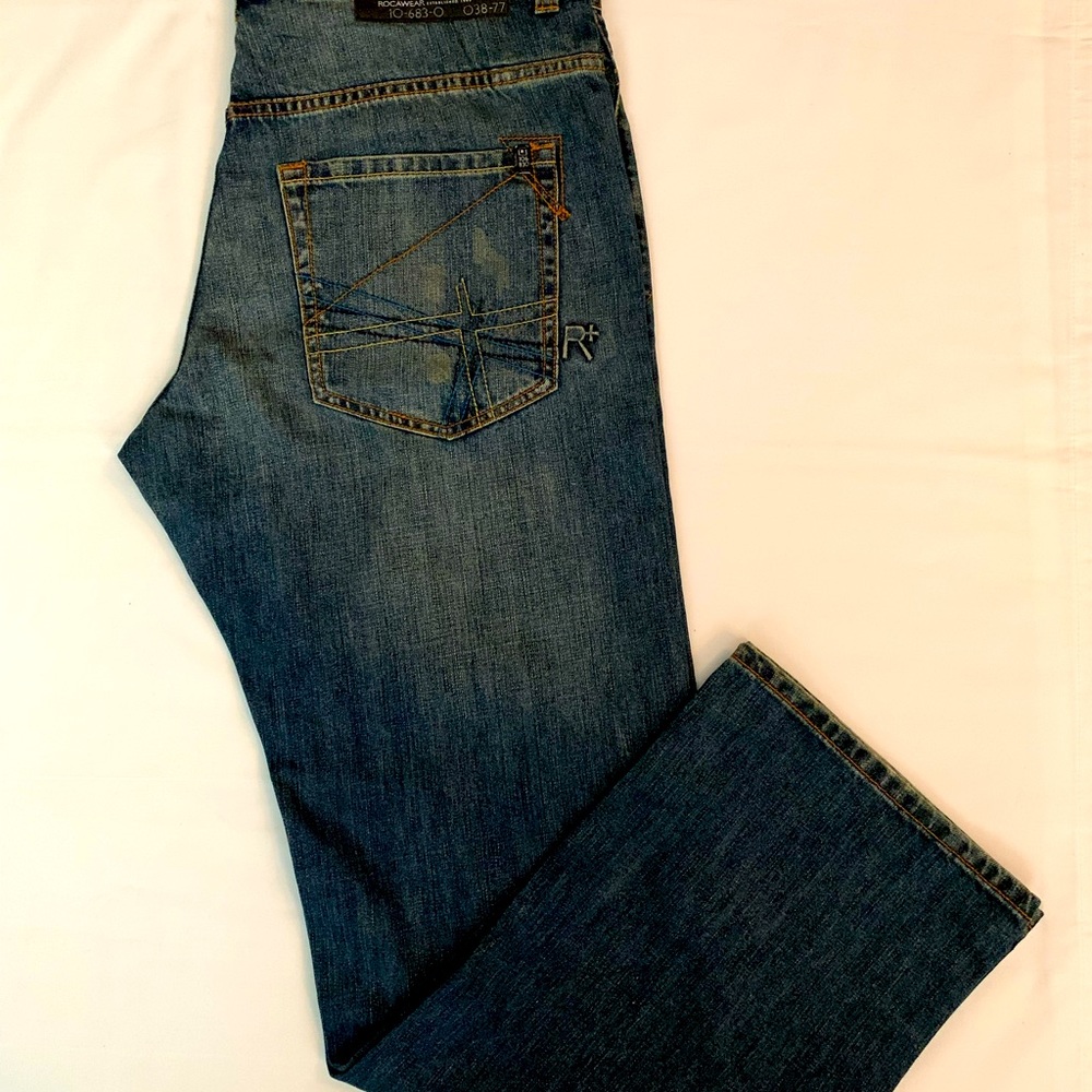 Men’s Rocawear Streetwear Distressed Straight Leg Jeans